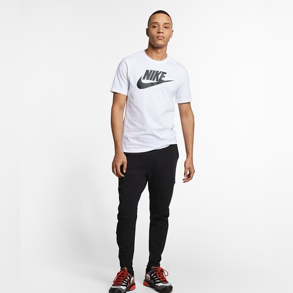 Nike Other - Men’s Nike White T-Shirt